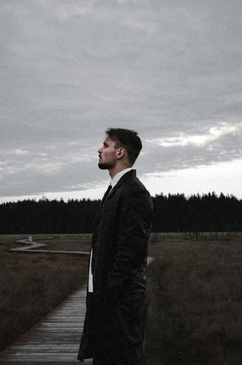 5 Amazing Ways to Wear a Black Overcoat