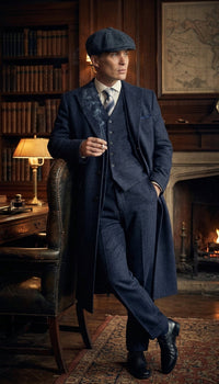 Men’s Navy Blue Herringbone Tweed 1920s 3 Piece Suit with Overcoat – Vintage Peaky Blinder Style Formal Suit Set with Blazer, Waistcoat + Overcoat + Hat