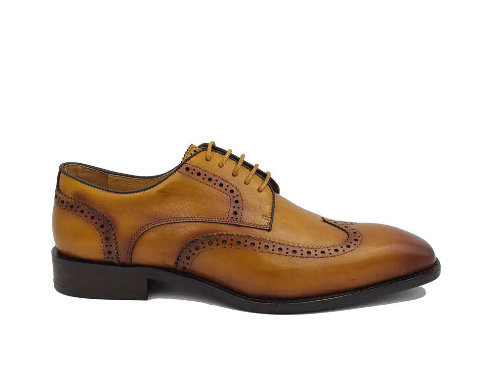 Wing-tip Blucher style Oxford with ligtweight sole