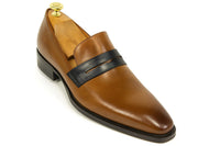 Carrucci Mens Penny Loafer in Contrast Strap