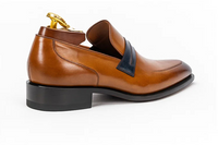 Carrucci Mens Penny Loafer in Contrast Strap