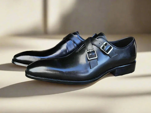 Cross Straps Wholecut Shoe