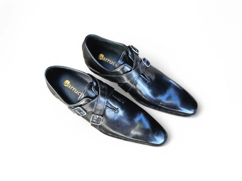 Cross Straps Wholecut Shoe