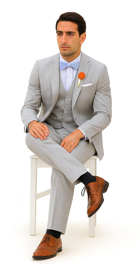 Light Grey Wedding Groomsmen Suits Three Pieces Notched Lapel Men Suits