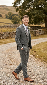 Men’s Peaky Blinder Light Grey Tweed Suit with Vest – Classic Three Piece Formal Suit, Vintage Wedding Business Outfit