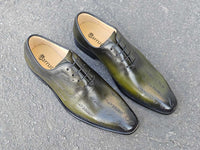 Carrucci Embossed Wholecut Oxford