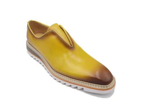 Laceless Loafer with Contrast color lightweight sole