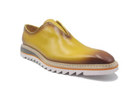 Carrucci Laceless Loafer with Contrast color lightweight sole