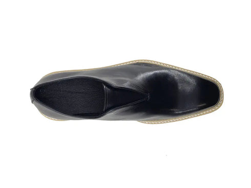 Laceless Loafer with Contrast color lightweight sole