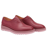 Carrucci Laceless Loafer with Contrast color lightweight sole