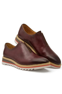 Carrucci Laceless Loafer with Contrast color lightweight sole