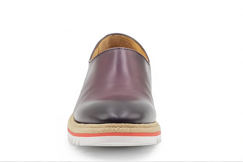 Laceless Loafer with Contrast color lightweight sole