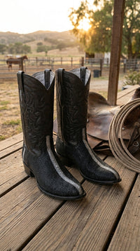 Los Altos Men's Black Stingray with Full Rowstone Finish Snip Toe Boots