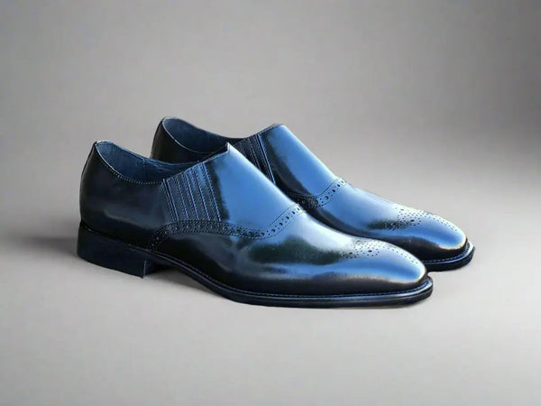 Slip-on Loafer with medallion Carrucci