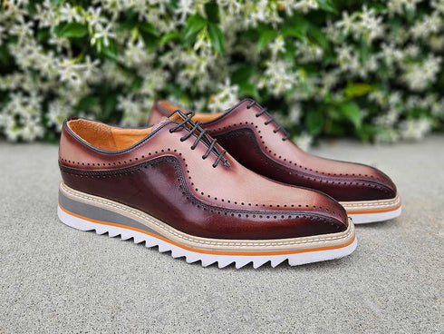 Stylish Two-Tone Brogue Oxford Carrucci