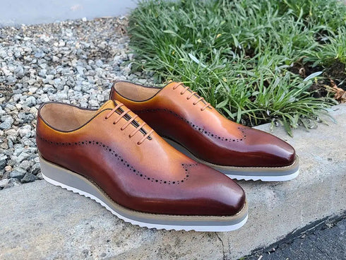 Two Tone Oxford With Lightweight Sole Carrucci