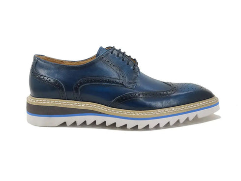 Wing-tip Blucher style Oxford with ligtweight sole