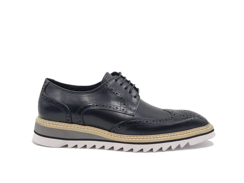 Wing-tip Blucher style Oxford with ligtweight sole Carrucci