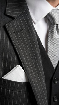 Men’s Black Bold Pinstripe 1920s Suit with Vest and Pants – Vintage Gangster Style Outfit